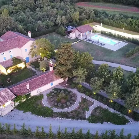 Stancija Вилла Cabrunici